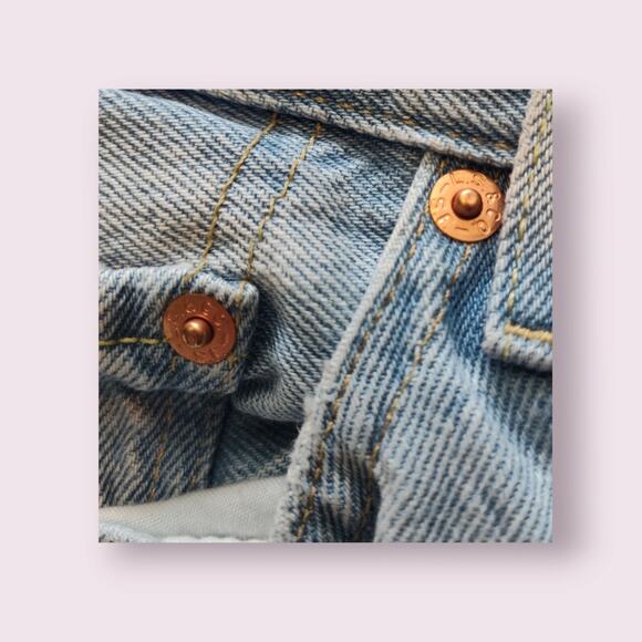 Levi's 501 81' Women's 25×31 Big E Light Wash Denim Vintage‎ Reproduction - Picture 13 of 16